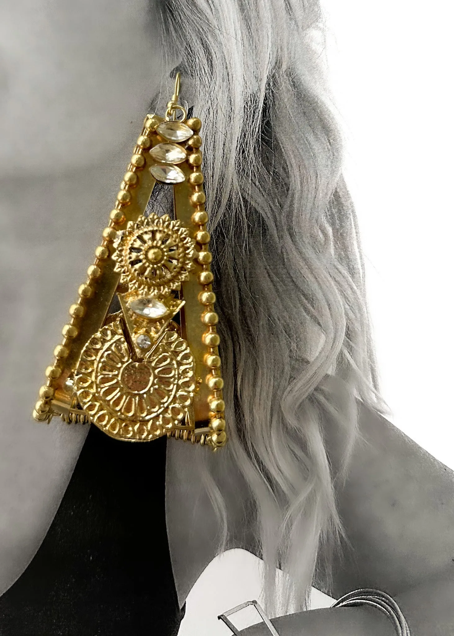 FINAL SALE: VINCENTA OVERSIZED STATEMENT EARRINGS