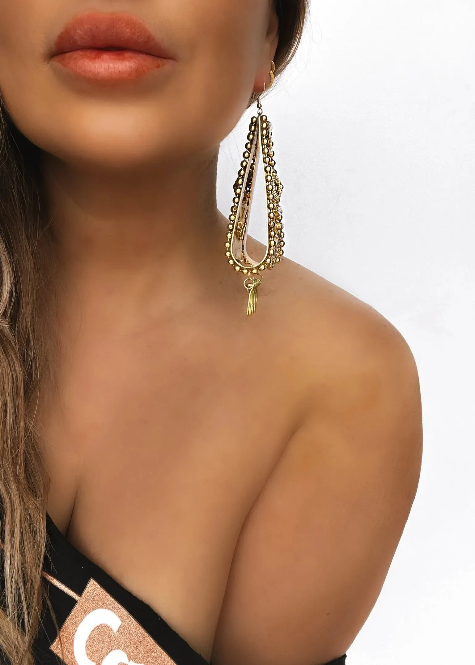 FINAL SALE: VINCENTA OVERSIZED STATEMENT EARRINGS