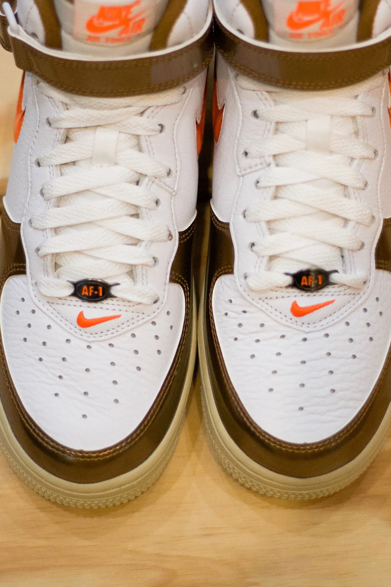 NIKE AIR FORCE 1 MID QS "ALE BROWN"